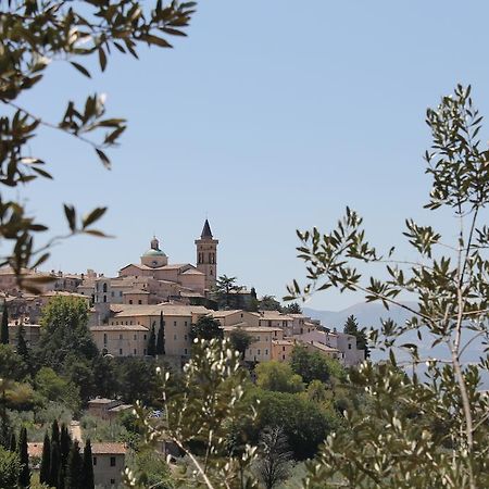 Residenza Sant'Emiliano Hotel Trevi Kültér fotó